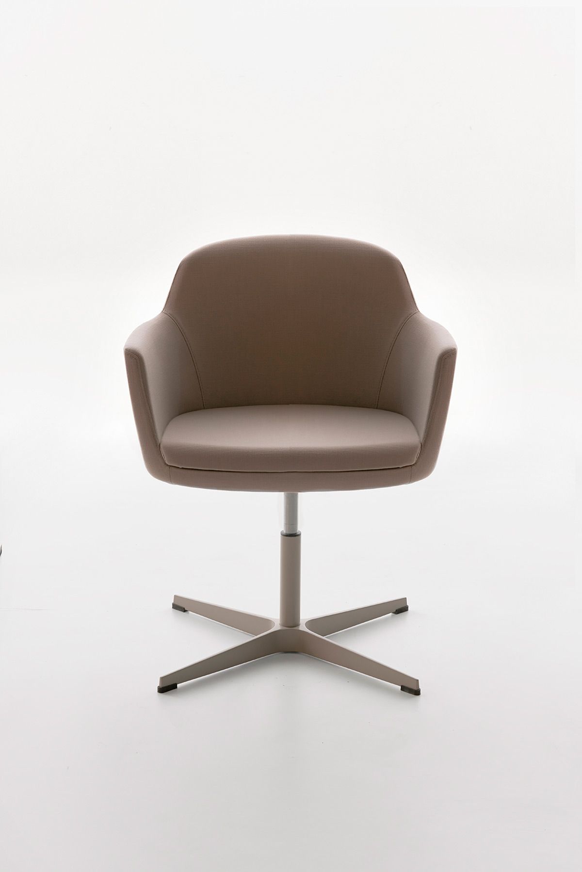 Front view of a pink design lounge chair from the Vogue collection