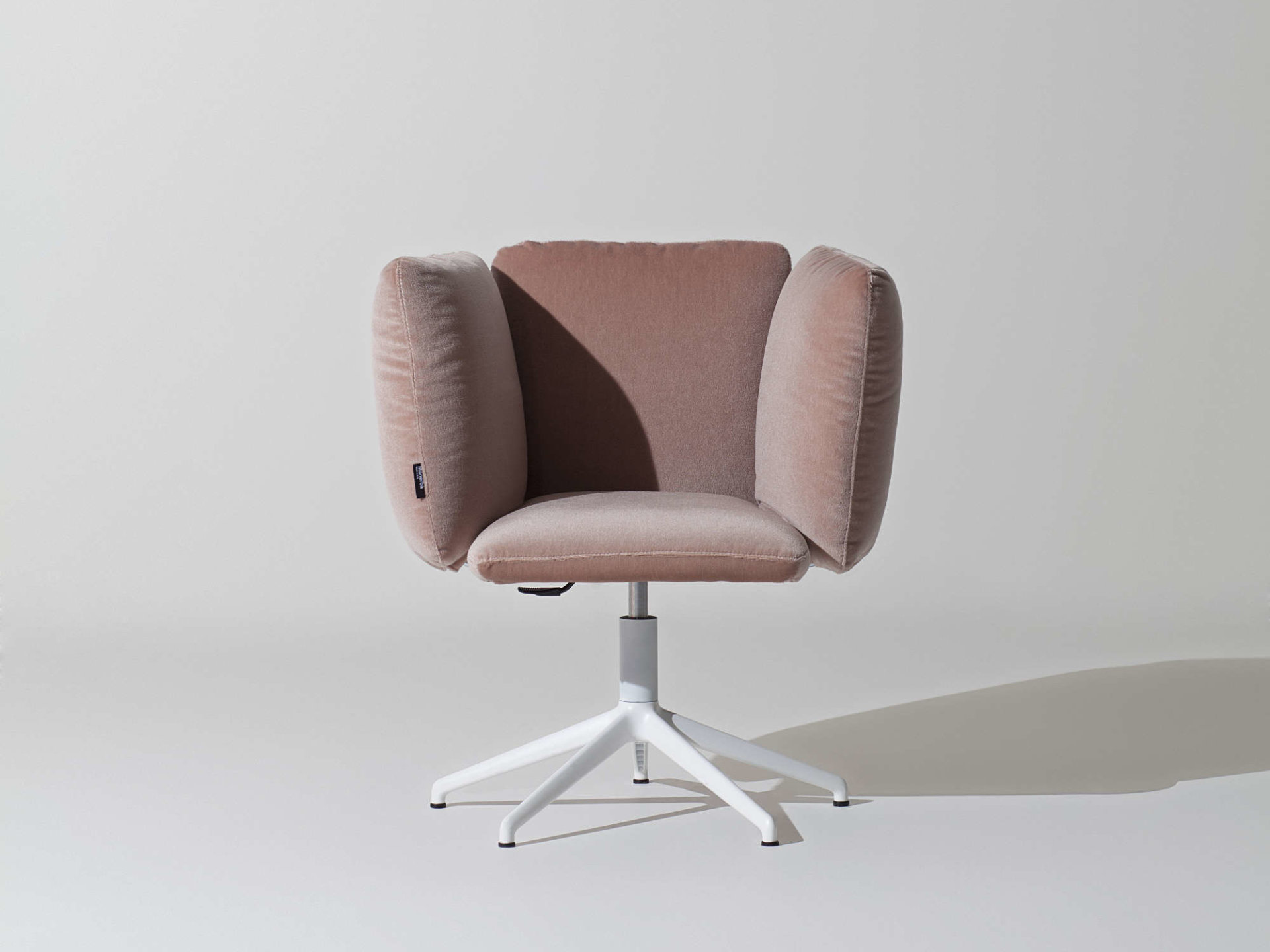 Foto della poltroncina slim in vista frontale