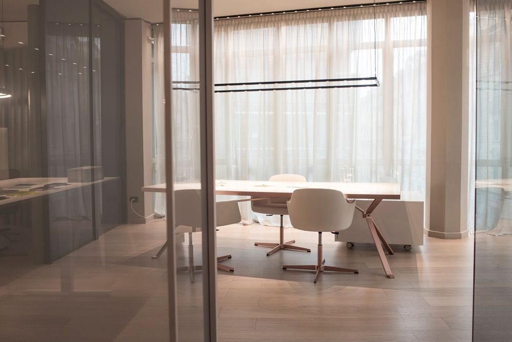 Apre il nuovo spazio Manerba a Milano “A Little More Human. A Little More Woman”