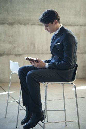Il design Manerba sul set fotografico di Corneliani