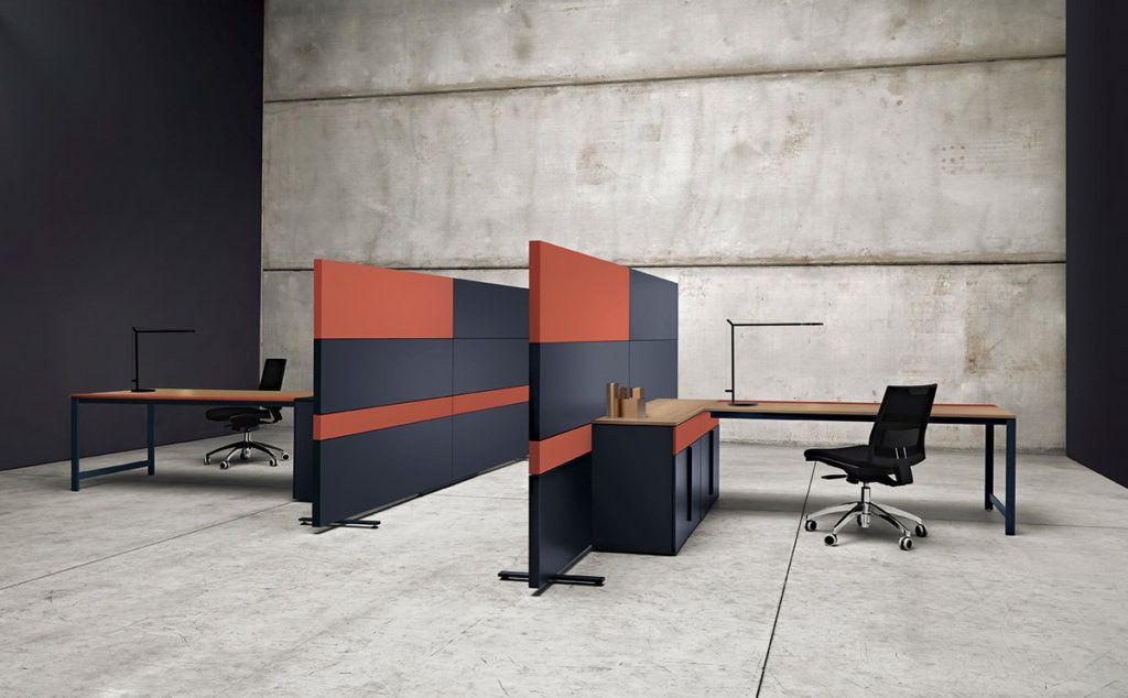Open space diviso con due pareti da scrivania collezione K-Word