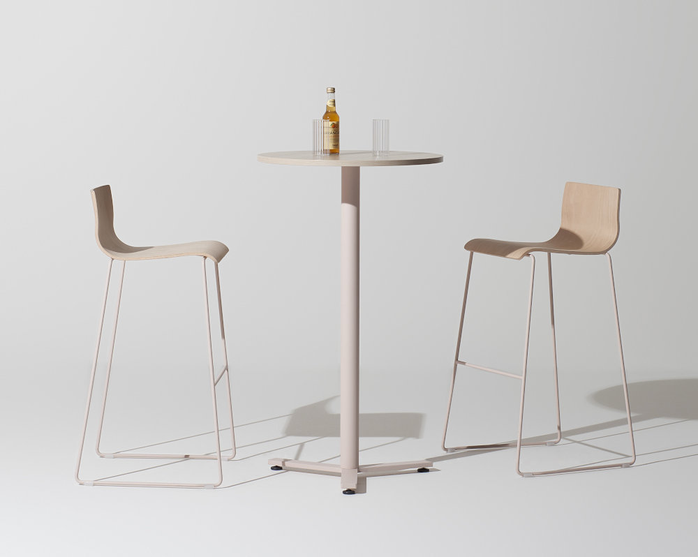 Table from the K-Word Coffee Tables collection with two Wood stools
