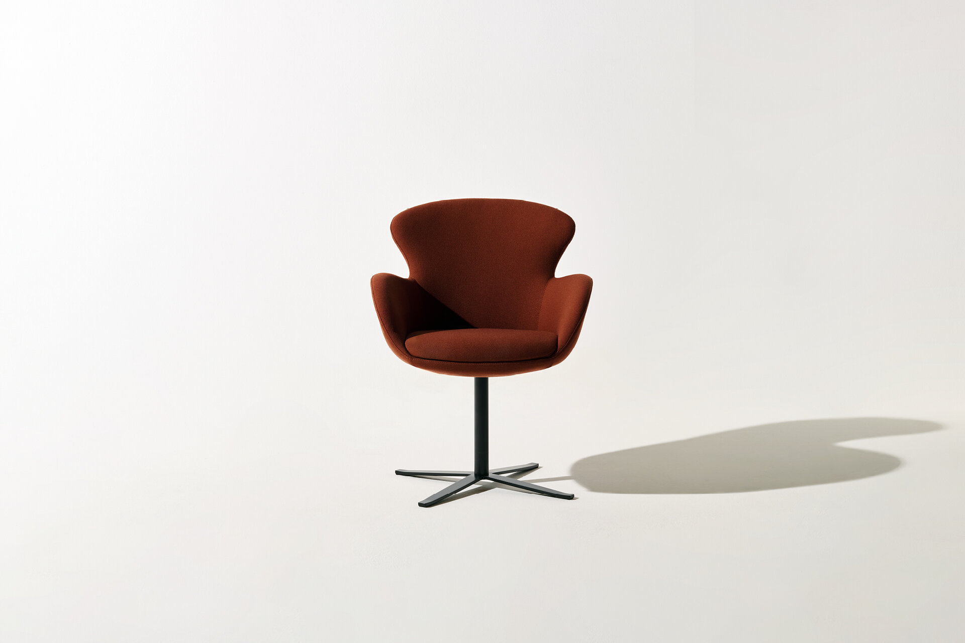 sedia girevole per area lounge