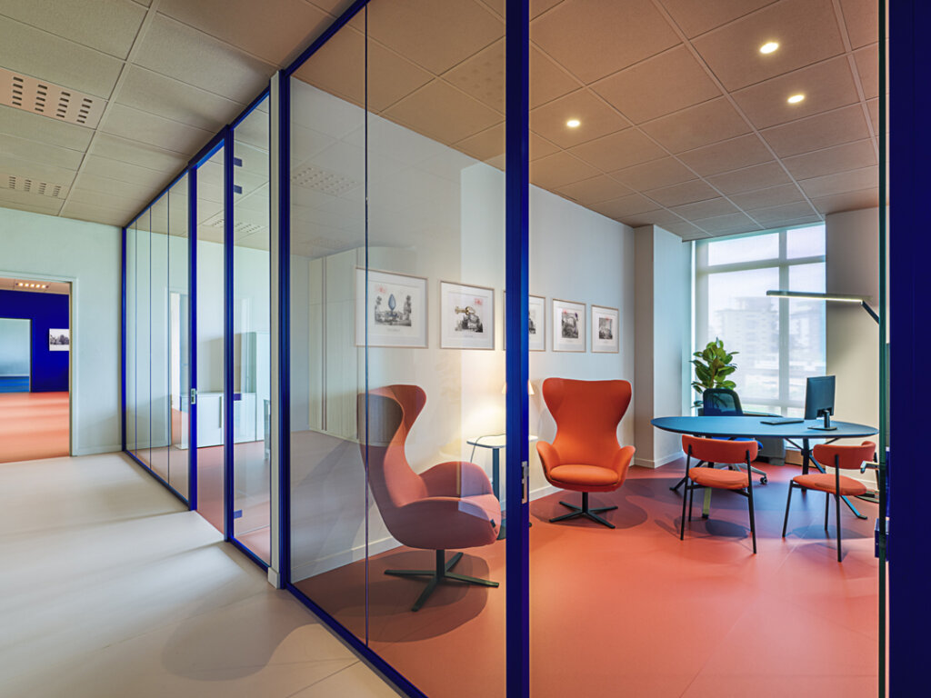 Dividere spazi dell'ufficio con pareti di design