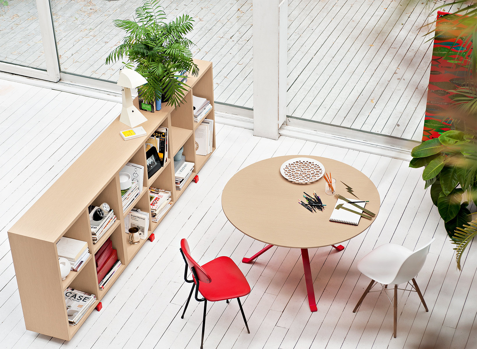 Revo Home Office - Tavolo riunione e libreria in rovere chiaro